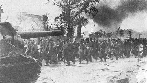 Берлин 1 мая 1945 года Эти отвоевались Всякое доброе и полезное дело - фото 40