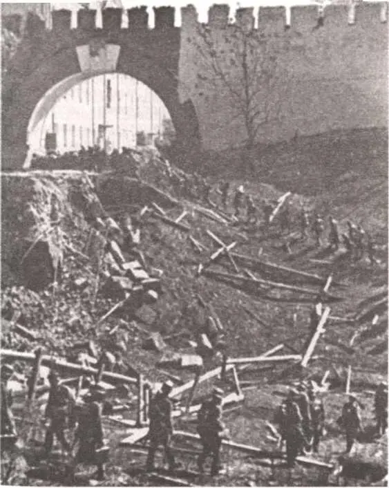 Немцы входят в Новгородский кремль август 1941 г Вечером и ночью на 18 - фото 37