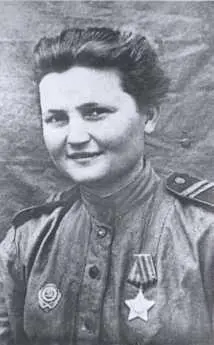 Катя Передера 1944 г Из личного архива ЕФ Тереховой Передеры Женя - фото 2