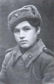 Клава Пантелеева курсант ЦЖШСП 1943 г Из личного архива КЕ Калугиной - фото 24