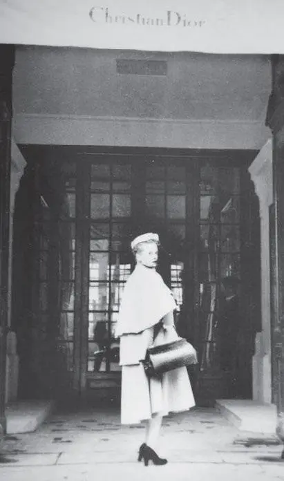 Бутик Кристиана Диора в Лондоне 1948 Каковы обязанности клиентуры по отношению - фото 68