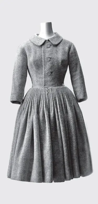 Дневное платье работы Ива СенЛорана после смерти Диора 1957 Глава седьмая - фото 185