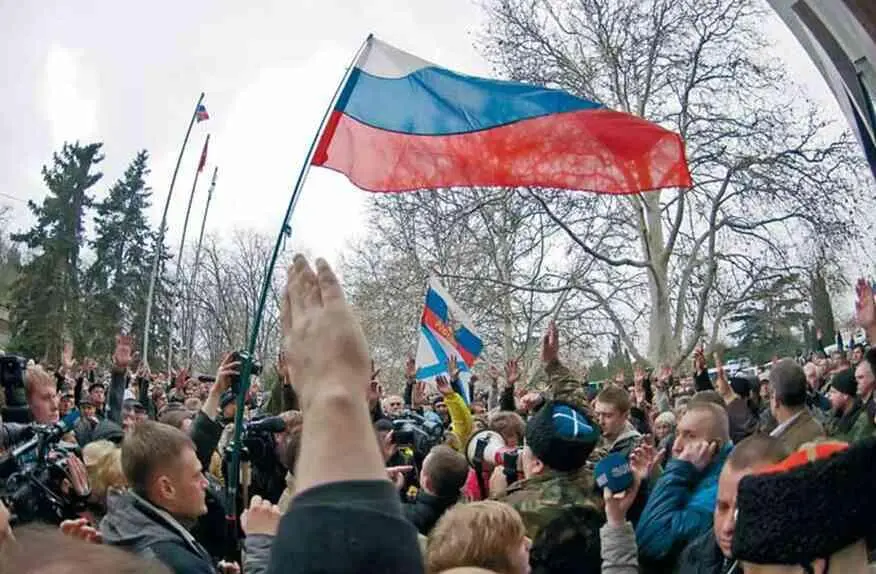 Тридцатитысячная толпа митингующих не умолкает Россия Россия Обстановка - фото 45