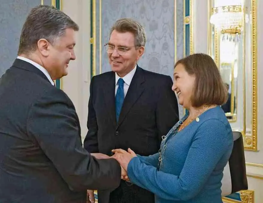 Под кличкой Твикс у американцев проходил шоколадный король Украины Петр - фото 101