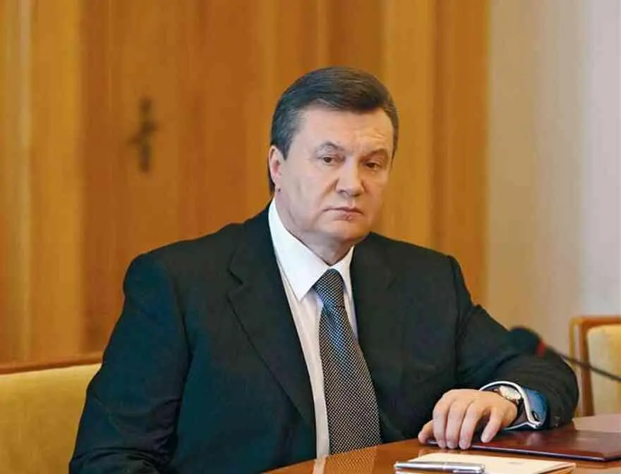 Виктор Федорович ощущал себя чужим в своей столице Да что там в столице в - фото 114