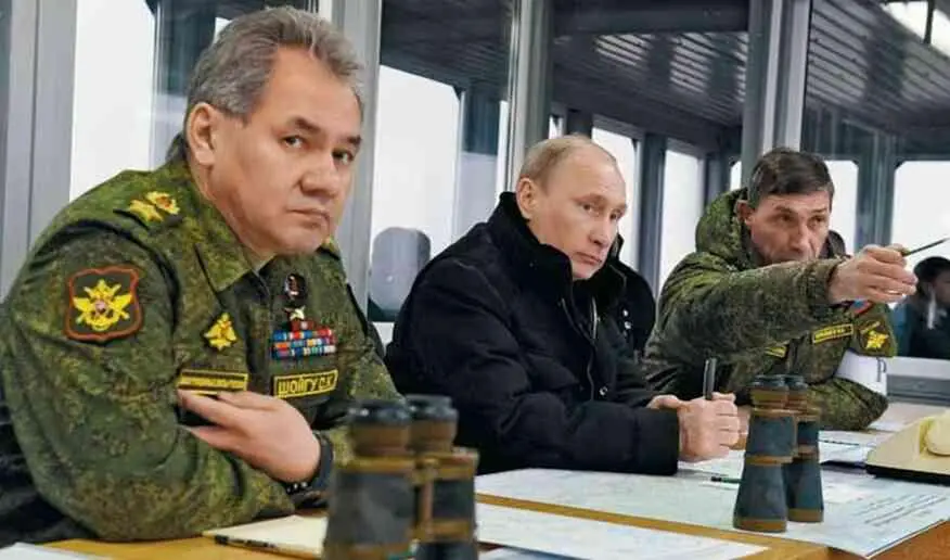 На смотровой вышке Кирилловского полигона мне удалось накоротке переговорить с - фото 121