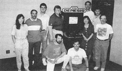 На фото команда Sega во главе с Элом Нильсеном в очках во время тура по - фото 12