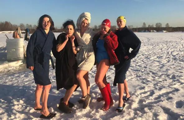 Они восхищались нами но поторопились разойтись Им было холодно смотреть на - фото 51