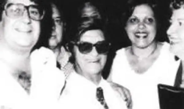 15 ноября 1980 Чико Хавьер рядом с мэром Helio Felipe Salomao Issa после - фото 14
