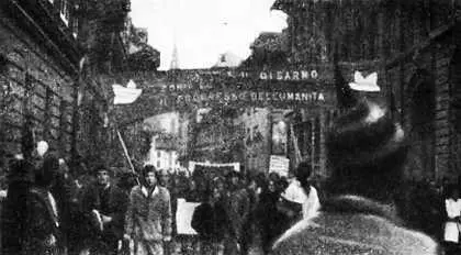 В Швейцарии нарастает волна массовых выступлений за мир Более 20 тысяч - фото 3