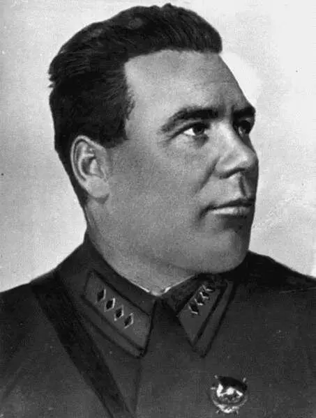 Армейский комиссар 1го ранга ПА Смирнов Командарм 2го ранга ЯИ Алкснис - фото 28