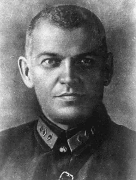 Армейский комиссар 2го ранга ЯК Берзин Армейский комиссар 2го ранга АС - фото 37