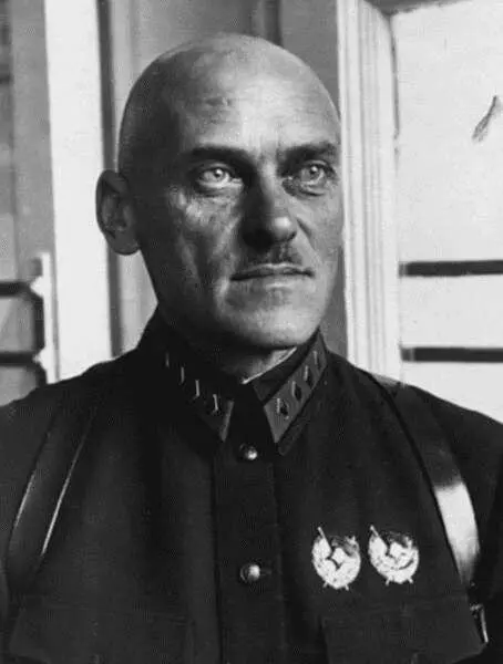 Комкор НВ Лисовский Комкор ИИ Гарькавый Комкор МИ Василенко - фото 62