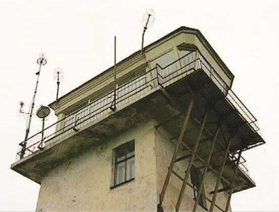 Башня аэродрома Ваенга Автор на рулёжке аэродрома Ваенга где в - фото 175