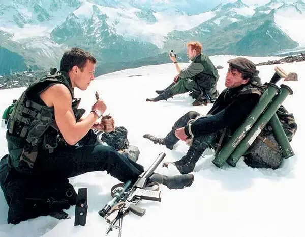 Война 2002 Кадр из фильма Замок 1994 Кадр из фильма Андрей Звягинцев - фото 27