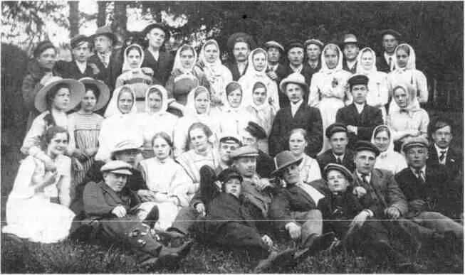 Рис 17 Молодёжь из Исокюро Похьянмаа 1900 г Рис 18 Финские иммигранты - фото 309