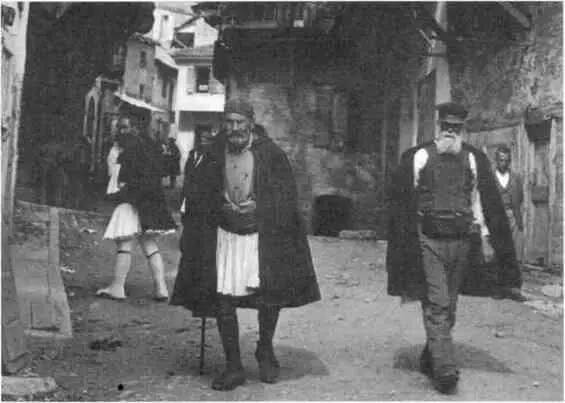 Рис И Мужчины на улице Андрицайны Греция фрагмент Фредерик Буассон 1903 - фото 331