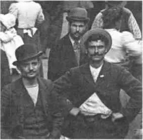 Рис 21 Торговцы фруктами Маленькая Италия НьюЙорк 1900е Однако дело - фото 376
