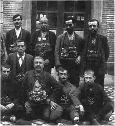 Рис 47 Продавцы ножей Луис Эскобар Альбасете 1927 г Учитывая что в - фото 47