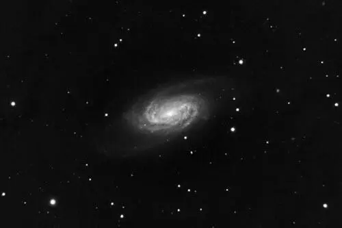 Рис 1015 Фотографический негатив NGC 3943 кольцевой Галактики с одним - фото 128