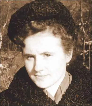 Ольга Георгиевна Семенова родилась в 1931 году в Ленинграде в 1954 году - фото 67