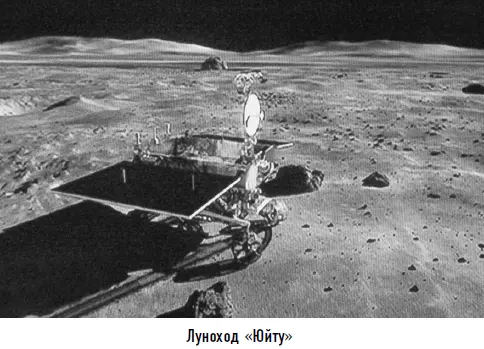 Есть фотография на которой изображены астронавты за два часа до старта плотно - фото 70