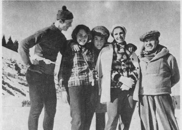Медео 1963 год Съемки Штрафного удара Вторая справа заслуженный мастер - фото 18
