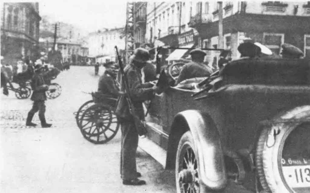 Войска германских оккупантов в Киеве Март 1918 г Фото Партизанский - фото 52