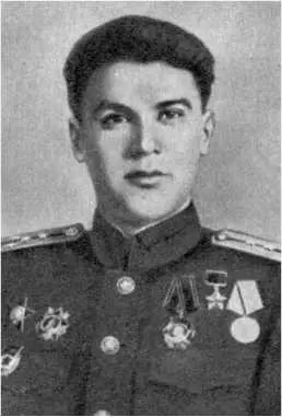 В И Данько В И Сентюрин фото послевоенных лет Ф А Зубалов - фото 7