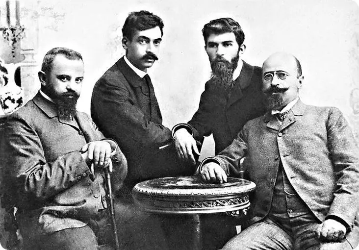 Пейо Яворов второй слева в компании софийских интеллектуалов Фото Георга - фото 56