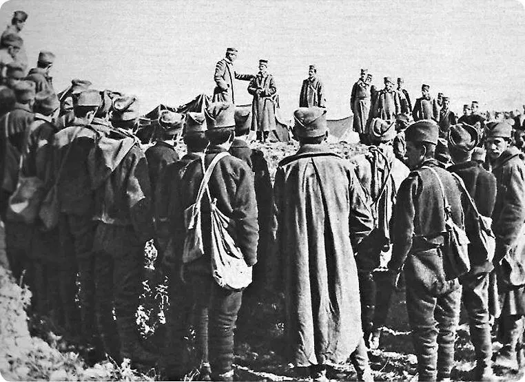 Сербская армия на Корфу Февраль 1916 года Фото из французского издания Le - фото 91