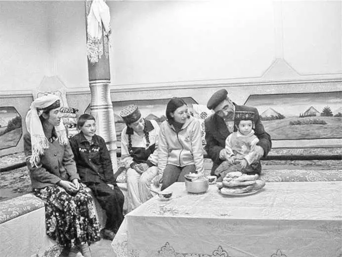 Исмаилиты китайского Памира Памирцы по обе стороны границы славятся своим - фото 31