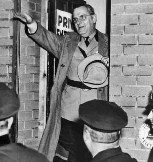 Фриц Кун Итак согласно учению американских фашистов во всем были виноваты - фото 12