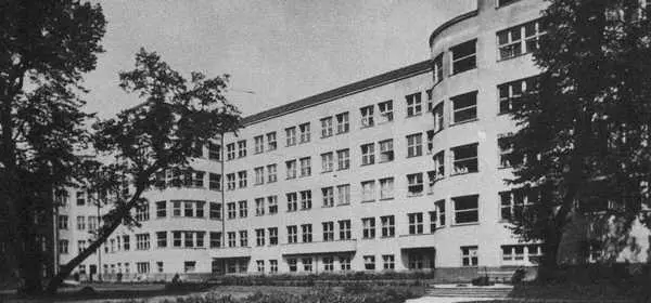 Больница милосердия в Кёнигсберге построена в 1930 г Довоенный снимок - фото 204