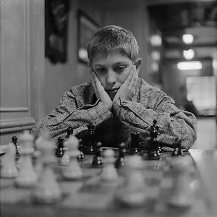 Бобби Фишер в возрасте 13 лет 1956 год Многими факторами можно объяснить - фото 9