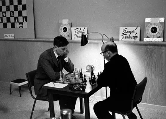 Бобби Фишер и Сэмюэль Решевский в матче 1961 года Борьба не шла в ритме - фото 16