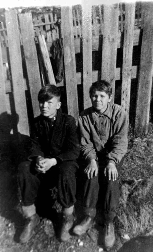 Венедикт и Борис Ерофеевы Кировск начало 1950х гг Воспитанники детского - фото 6