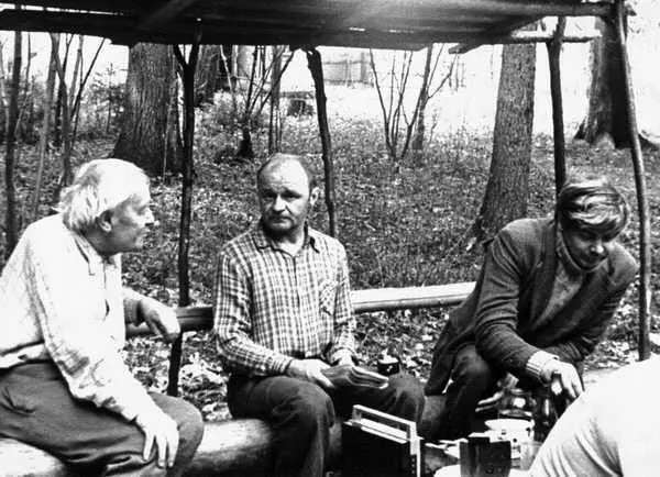 Борис Делоне Дед Виктор Тимачев и Венедикт Ерофеев Абрамцево конец 1970х - фото 31