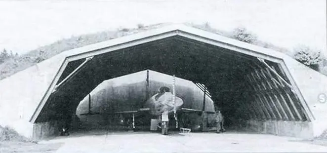 F100C20 541920 из 36го авиакрыла на боевом дежурстве с ядерной бомбой - фото 57
