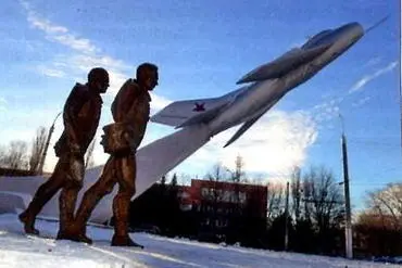 ВЫ В НЕБО УШЛИ Памятник погибшим летникам Липецкого Авиацентра Таким - фото 94