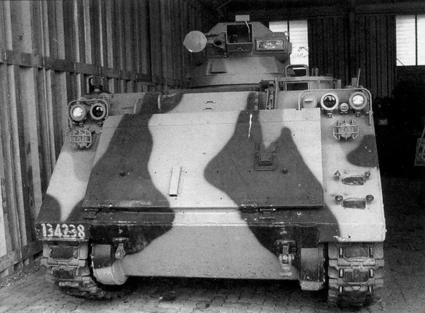 БТР 113 с башней Т50 фирмы Кадиллак 1967 г В 1967 г на М113 начали - фото 52