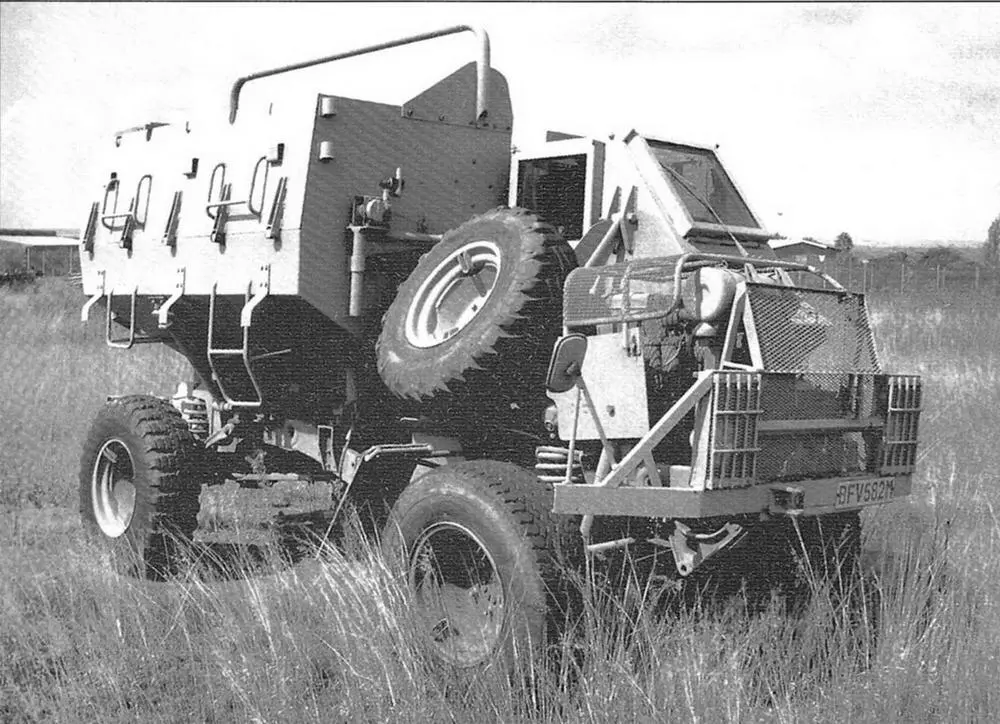 Бронетранспортёр Buffel армии ЮАР на шасси Unimog 416 В начале сентября 1976 - фото 41