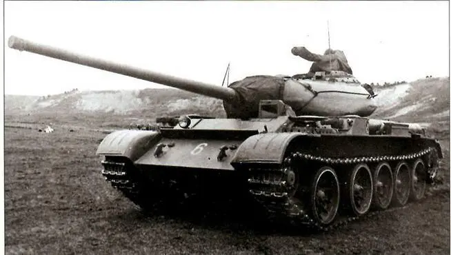 Четвертый вариант танка Т54 машина 61947 г В начале декабря 1946 г в - фото 47
