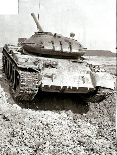 Танк Т54 образца 1947 г на учениях Советской Армии Значительный вклад в - фото 51