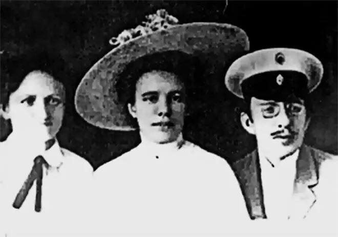 12 А С Макаренко на военной службе Киев 1916 г 13 Студенты и - фото 15