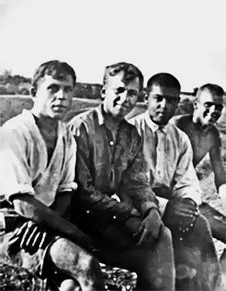 27 Колонистыгорьковцы 28 Вид на Главный дом 2й колонии им М Горького в - фото 30