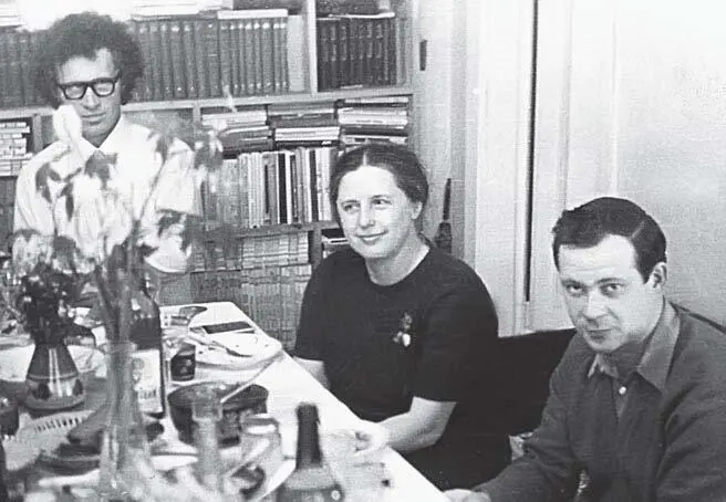 Валерий Буйдин Ида Вершинина Евгений Купчинов 1972 год Михаил Панкратов и - фото 25
