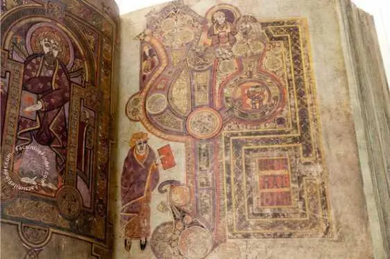 Книга Колумбы Book of Kells лицевая рукопись IX век нашей эры Акт о - фото 156