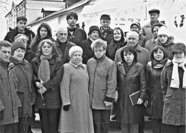 Родственники погибших ветераны поисковики участники первой поездки в Вязьму - фото 106