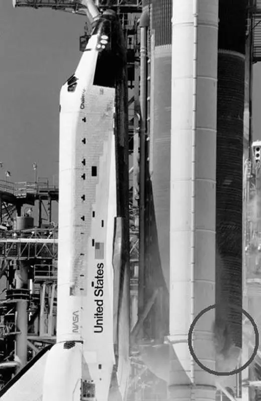 Подробное изображение дыма взятое со стартового стола NASA Клубы эти - фото 32